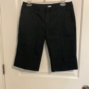 Gap black Capri shorts
